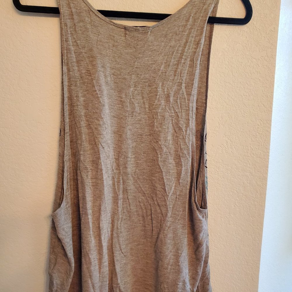 Muscle Tank - Picture 2 of 3